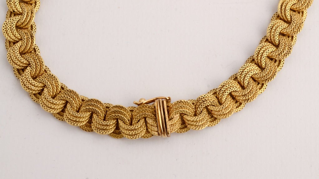 Long Gold Circles Links Necklace In New Condition In Darnestown, MD