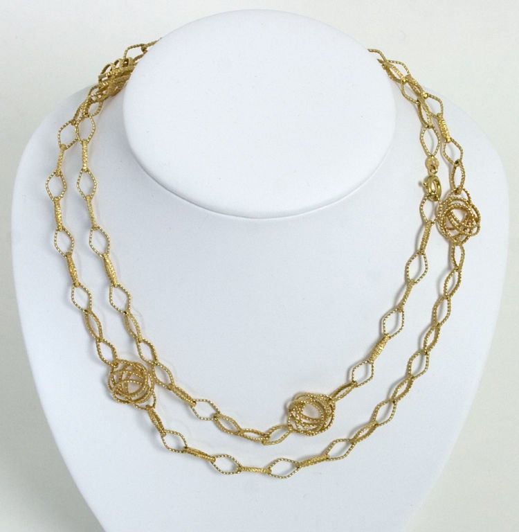 Moderne Long collier à chaîne en or avec maillons ouverts en vente
