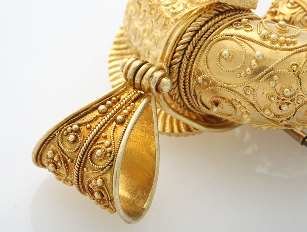 19th Century 18kt Gold Etruscan Revival Ram's Head Brooch/Pendant, made in Italy circa 1865