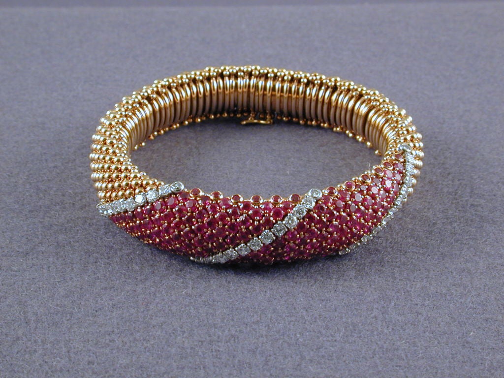 VAN CLEEF & ARPELS VAN CLEEF & ARPELS Ruby and Diamond Tubular Bracelet mounted in 18kt Gold.