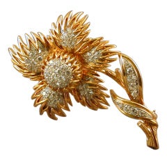 VAN CLEEF & ARPELS Diamond Gold  Flower Brooch