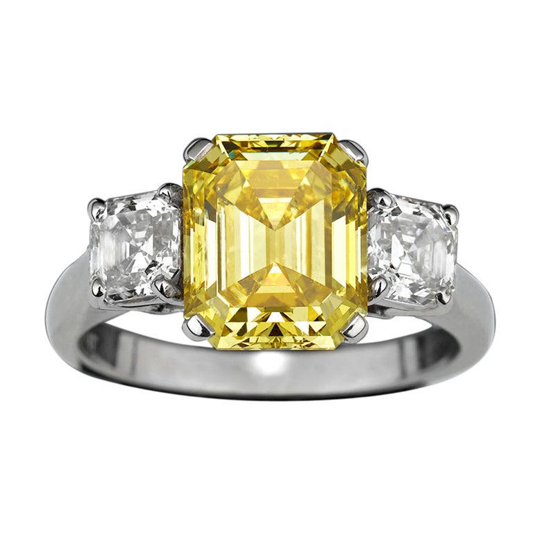 Natural Fancy Vivid Yellow Diamond Ring, 3.05 Carats