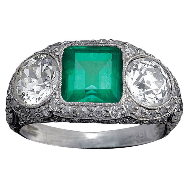 Art Deco Emerald & Diamond Ring