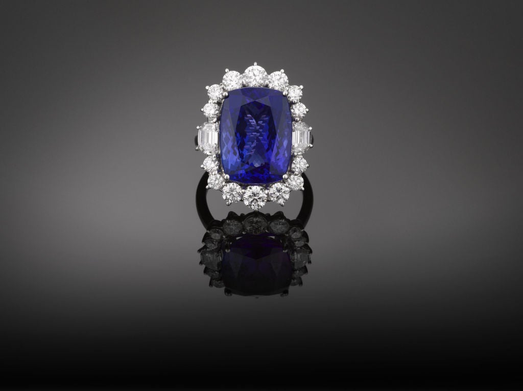 Tanzanite & Diamond Ring