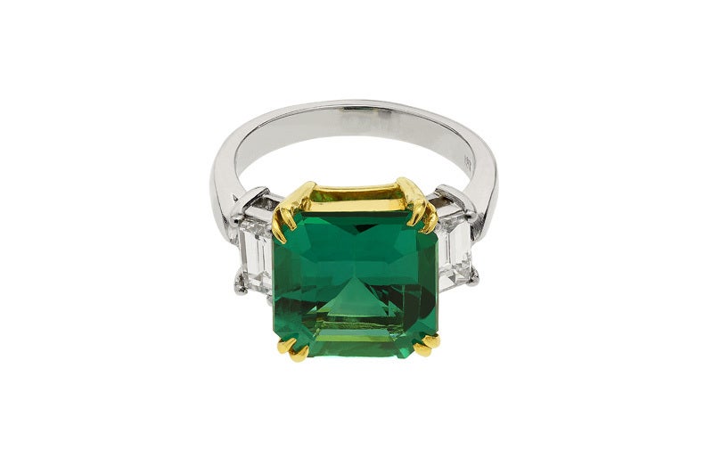 Women's An Important 6.01ct Colombian Emerald Diamond Ring