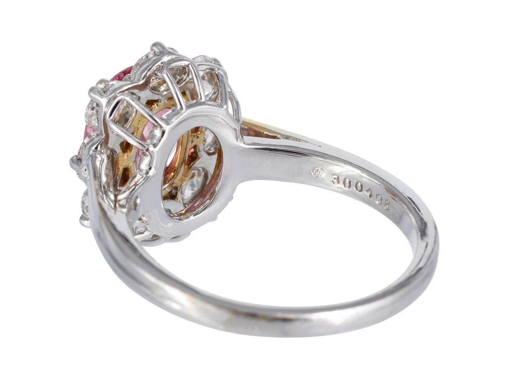 Oscar Heyman Padparadscha Sapphire Diamond Platinum Ring In Excellent Condition For Sale In Chestnut Hill, MA