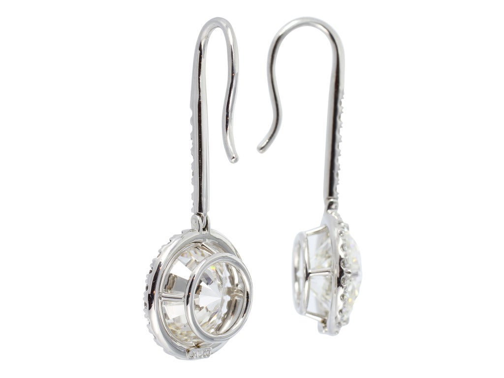 Contemporary Spectacular 14.04ctw Diamond Drop Earrings