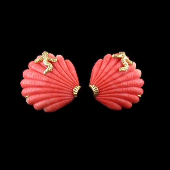 SHREVE, CRUMP & LOW Estate Collection Coral Shell Clip Earrings