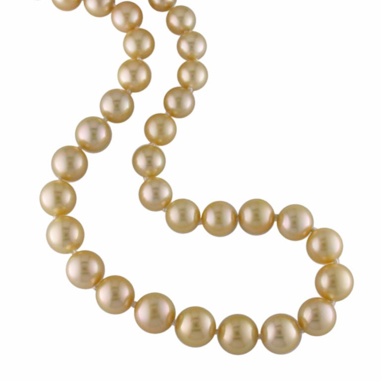 Golden Pearl Necklace In New Condition For Sale In Chestnut Hill, MA