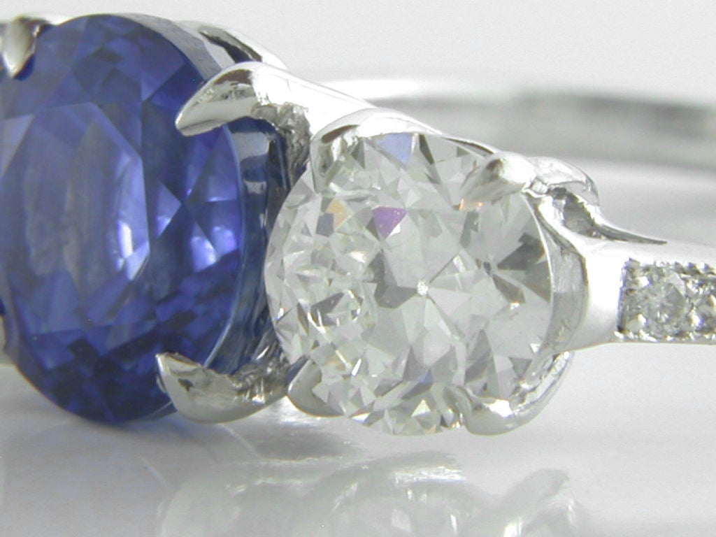 Beautiful Vintage Sapphire & Diamond Three Stone Ring 1
