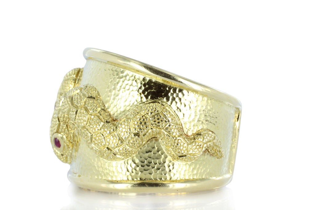 Extraordinary DAVID WEBB Gold  Snake Motif Cuff Bracelet