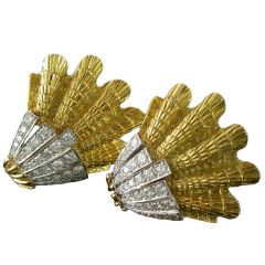 DAVID WEBB Gold Diamond Shell Clip Earrings