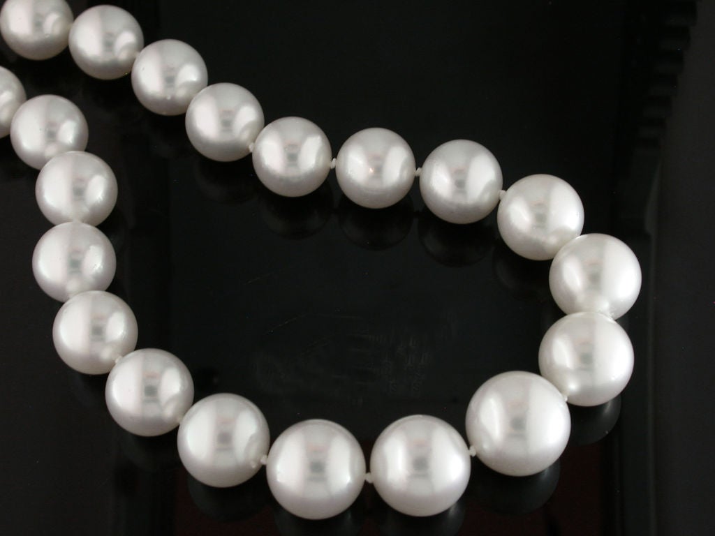 Elegant South Sea Pearl Necklace In New Condition For Sale In Chestnut Hill, MA