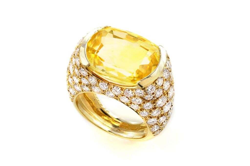VAN CLEEF and ARPELS Yellow Sapphire Diamond Ring For Sale at 1stDibs