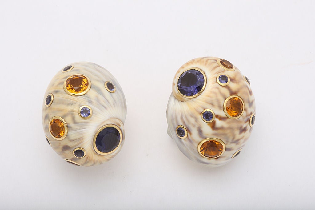 TRIANON Shell Earclips with Sapphires and Citrines 1