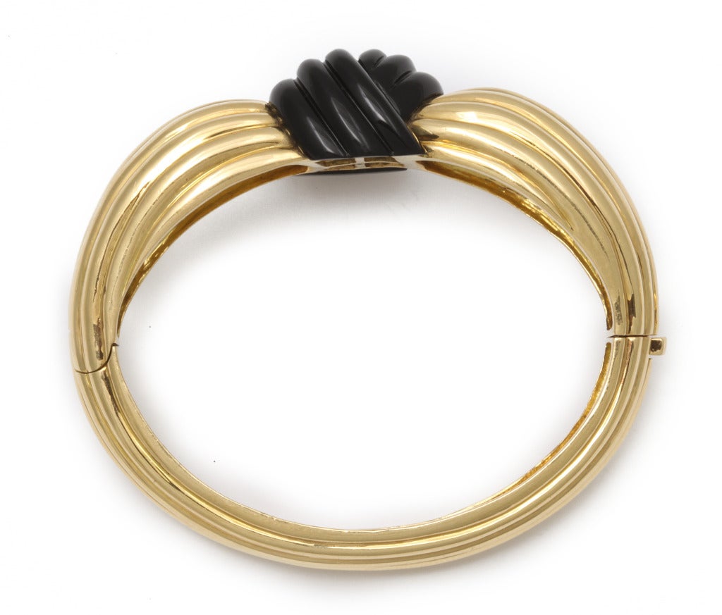 Turi Gold Earclips and Bracelet Carved Black Jade In Excellent Condition In New York, NY