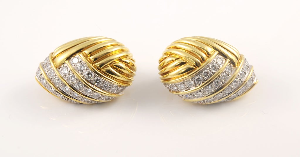 TIFFANY & CO. Classic Diamond Yellow Gold Earrings