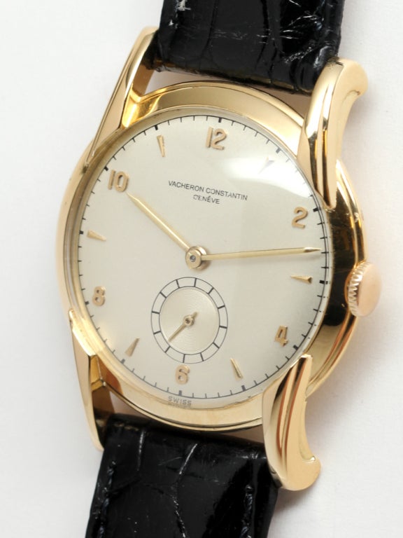 Vacheron & Constantin Round Dress Model Wristwatch, circa 1950s In Excellent Condition In West Hollywood, CA