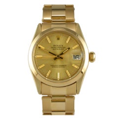 Vintage Rolex Yellow Gold Midsize Datejust Wristwatch circa 1972