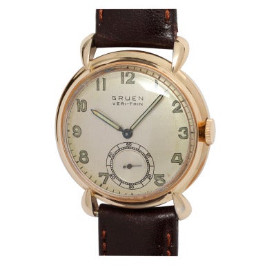 Vintage Gruen GIlt Medium-Size Wristwatch circa 1940s