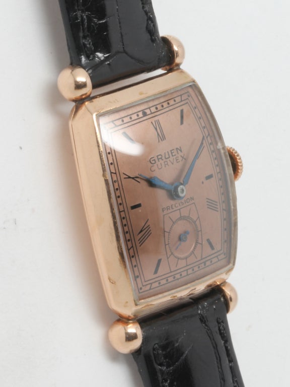 Gruen Rose Gold Curvex Wristwatch circa 1940s In Excellent Condition In West Hollywood, CA
