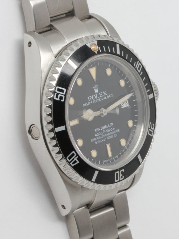 Montre-bracelet Rolex Sea Dweller en acier inoxydable, réf. 16660, numéro de série 7,3 millions, circa 1982. Boîtier de 40 mm avec verre saphir et lunette unidirectionnelle pour le temps écoulé. Cadran d'origine noir brillant dit 