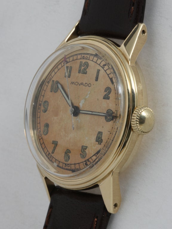 Movado Yellow Gold Wristwatch circa 1940s In Excellent Condition For Sale In West Hollywood, CA