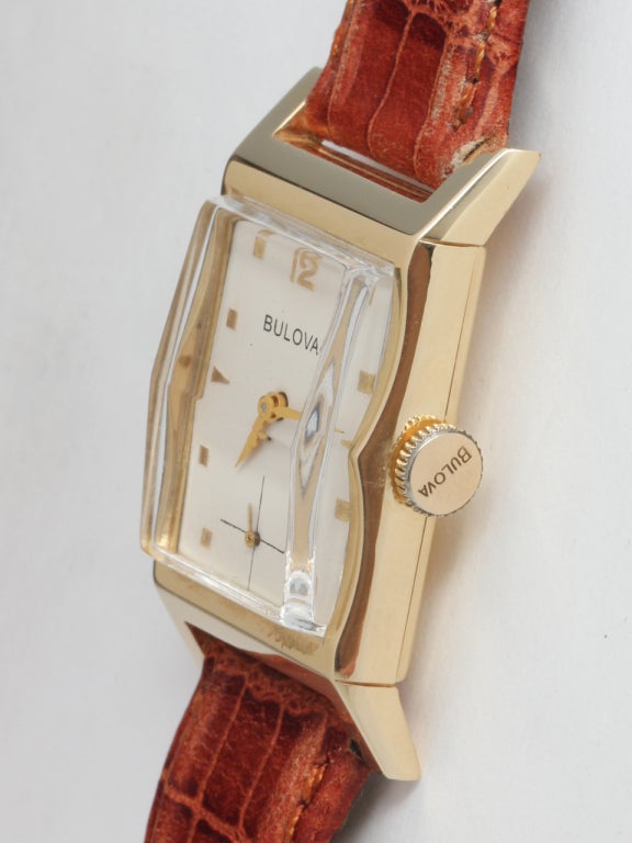 Bulova Gold Rectangle Wristwatch circa 1940s In Excellent Condition In West Hollywood, CA