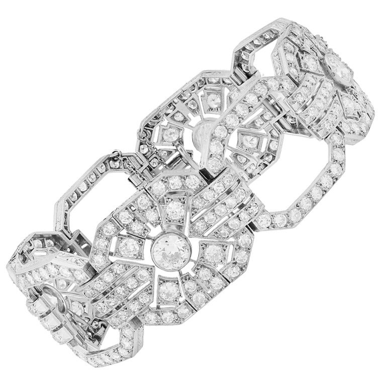 A Fine Art Deco  Diamond Platinum Bracelet