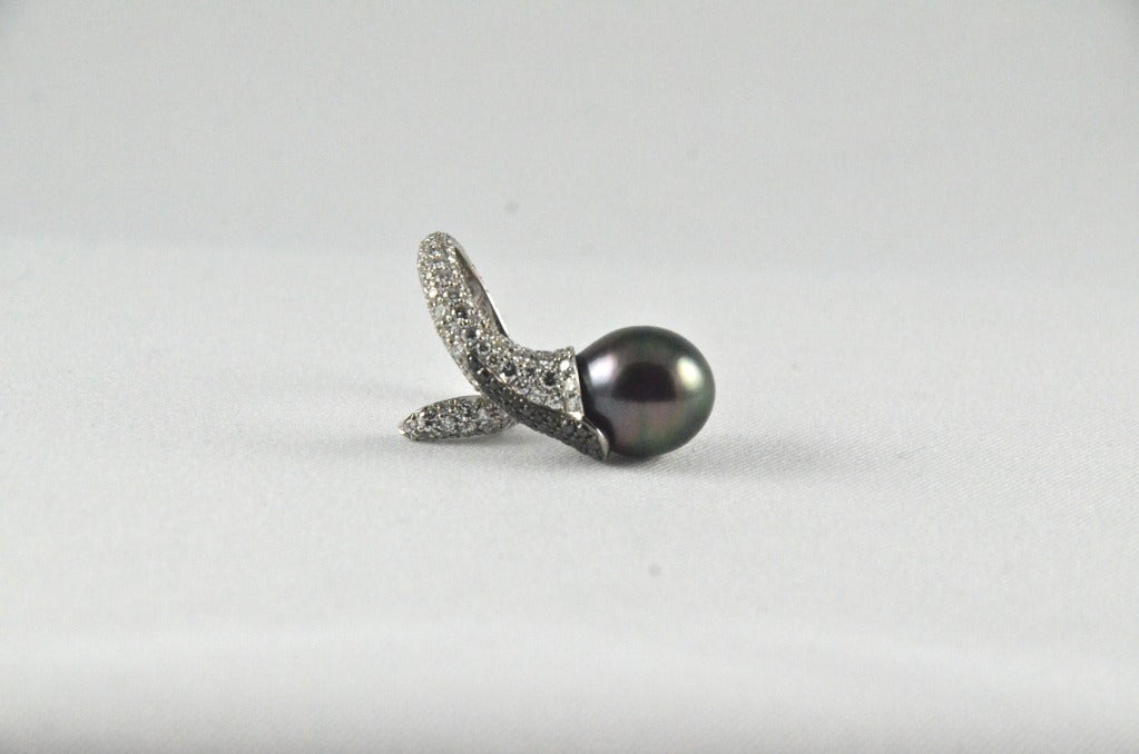 Contemporary One of A Kind de GRISOGONO Diamond and Black Pearl Ring For Sale