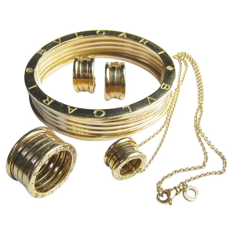 Bulgari B. Zero 1 Gold Bangle, Earrings, Ring and Pendant For Sale at  1stDibs | bvlgari set jewelry gold, bangle pendant earring, bangle pendant  ring
