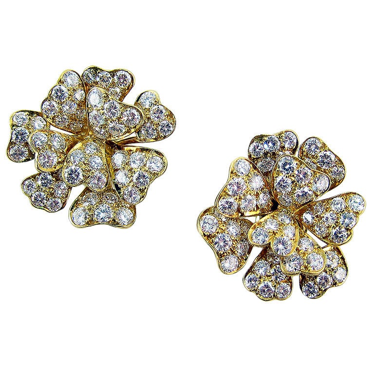 VAN CLEEF & ARPELS Diamond Flower Earrings