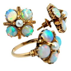 Jewellery suite 14K yellow gold opal set earrings and ring