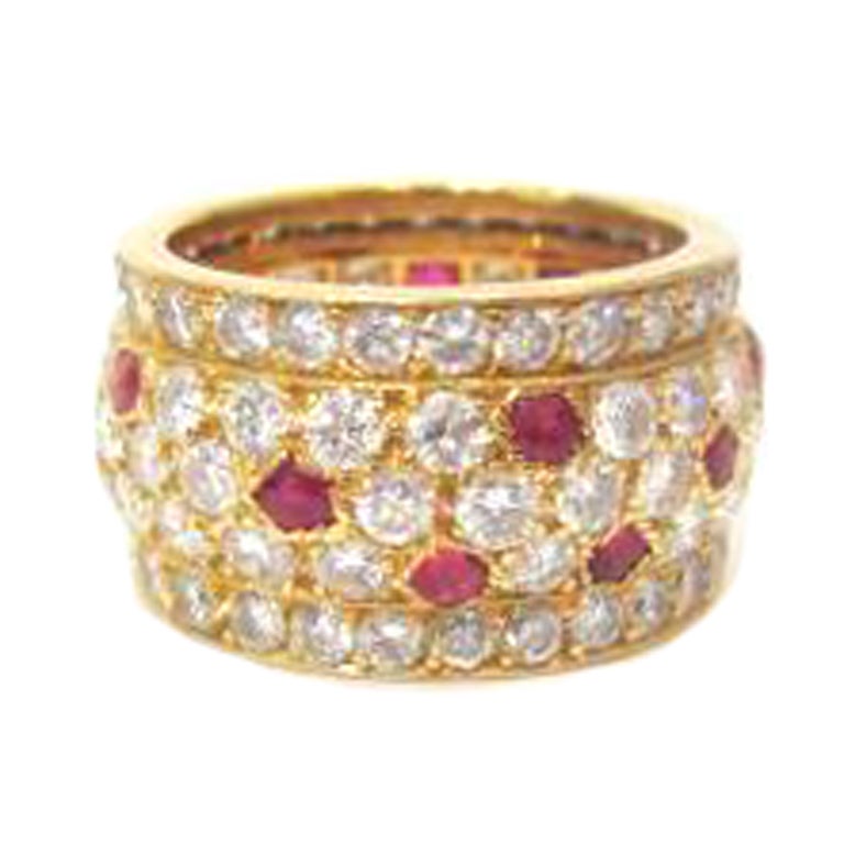 CARTIER Panther Ruby and Diamond Gold Ring For Sale