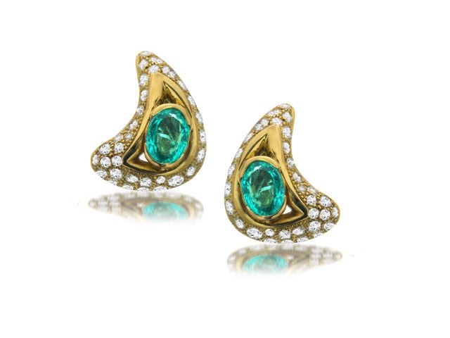 Yellow Gold Emerald and Diamond Set (Necklace and Earrings)