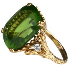 Vintage Yellow Gold Green Peridot and Diamond Ring