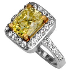 Magnificent White Gold Fancy Yellow Diamond Ring