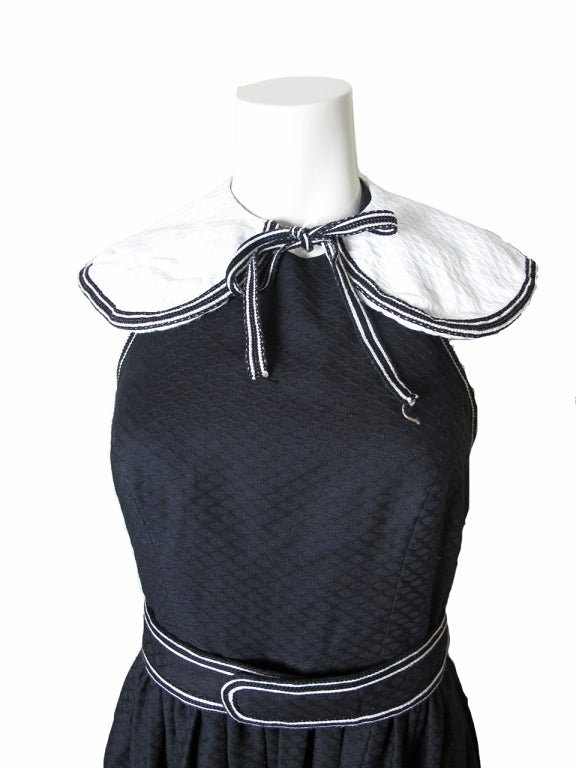 Oscar de la Renta Boutique black and white halter waffle cotton dress with separate collar.  Condition: Excellent. 

Size 6