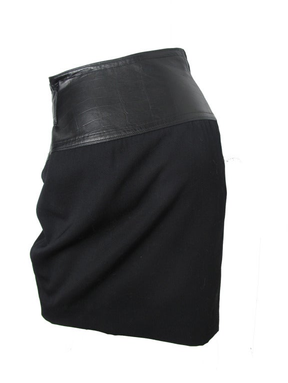 1980s Gianni Versace black skirt with large buckle In New Condition In Austin, TX