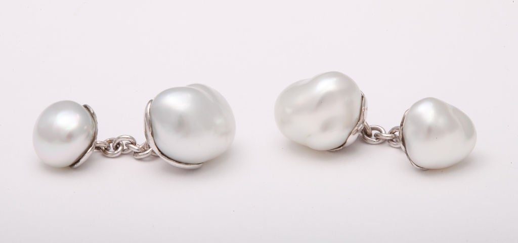 Forming spontaneously during the culturing process, keshi pearls are often considered to be the ultimate treasures.  They exhibit higher luster than other pearls and their unique shapes are quite stylish.  Having been carefully selected from