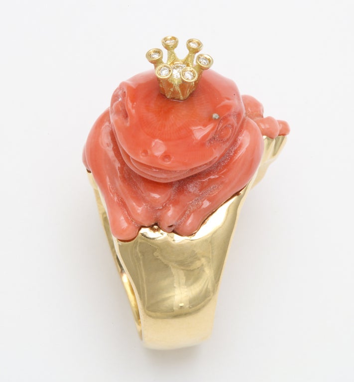 Michael Kanners Coral Diamond Gold Crowned Frog Ring In New Condition In Bal Harbour, FL