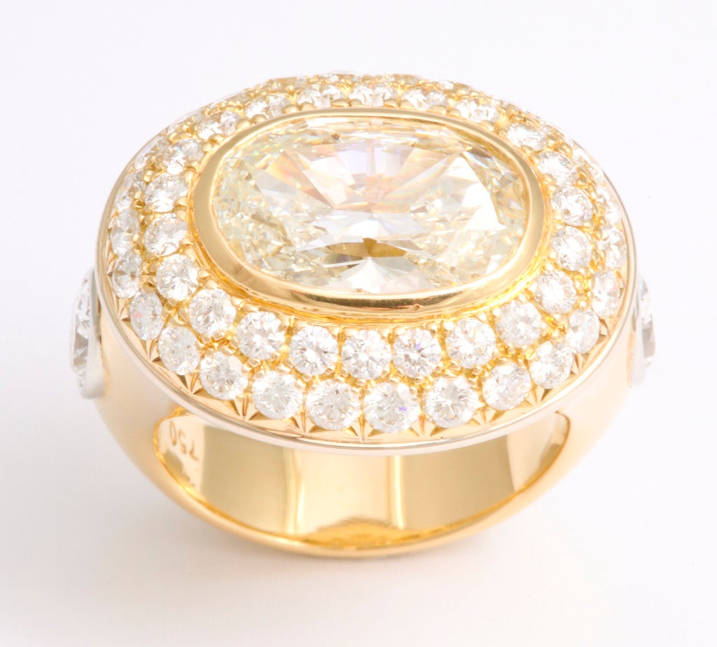 Bold Oval Diamond Gold Ring For Sale at 1stDibs