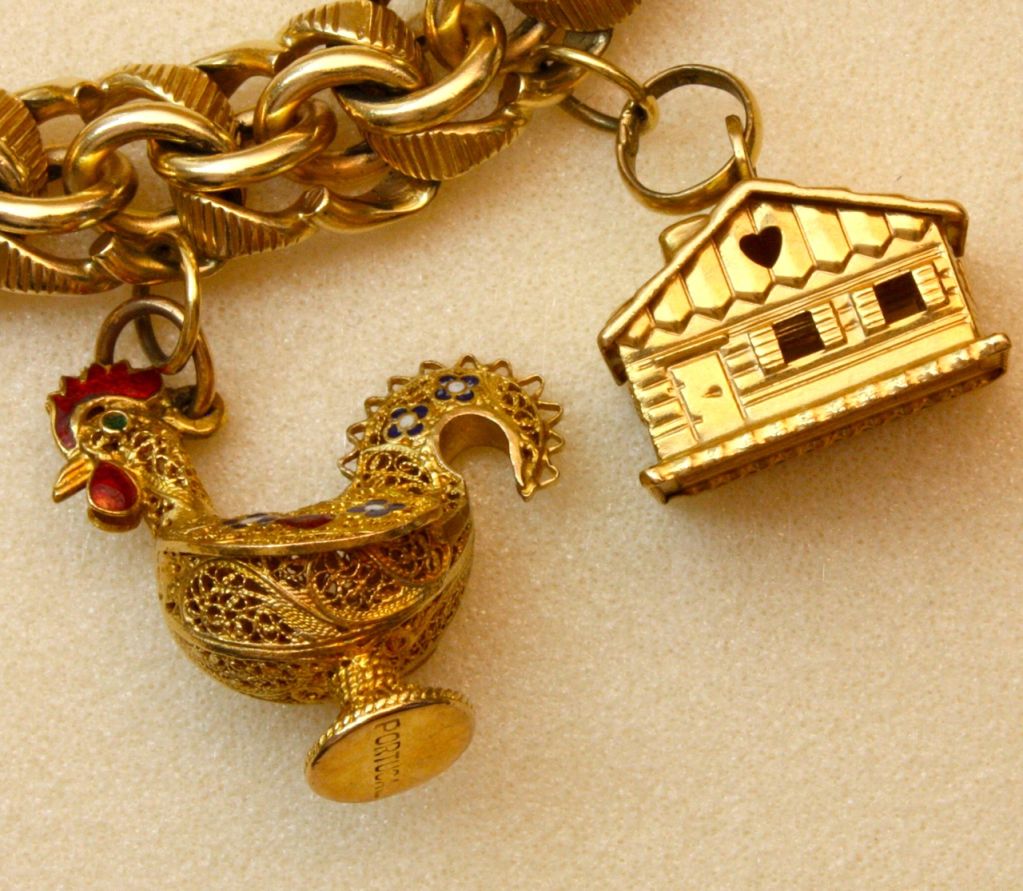 Women's Wonderfully Rare Vintage Charm Bracelet