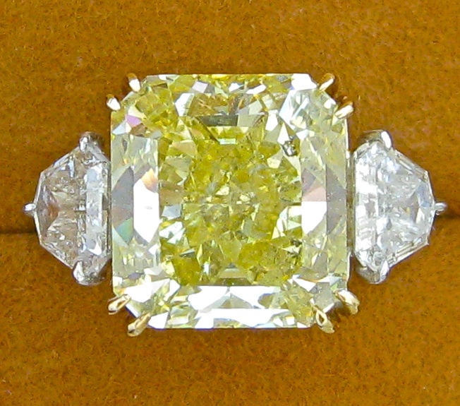 13.51cts  Fancy Intense Yellow Diamond Ring