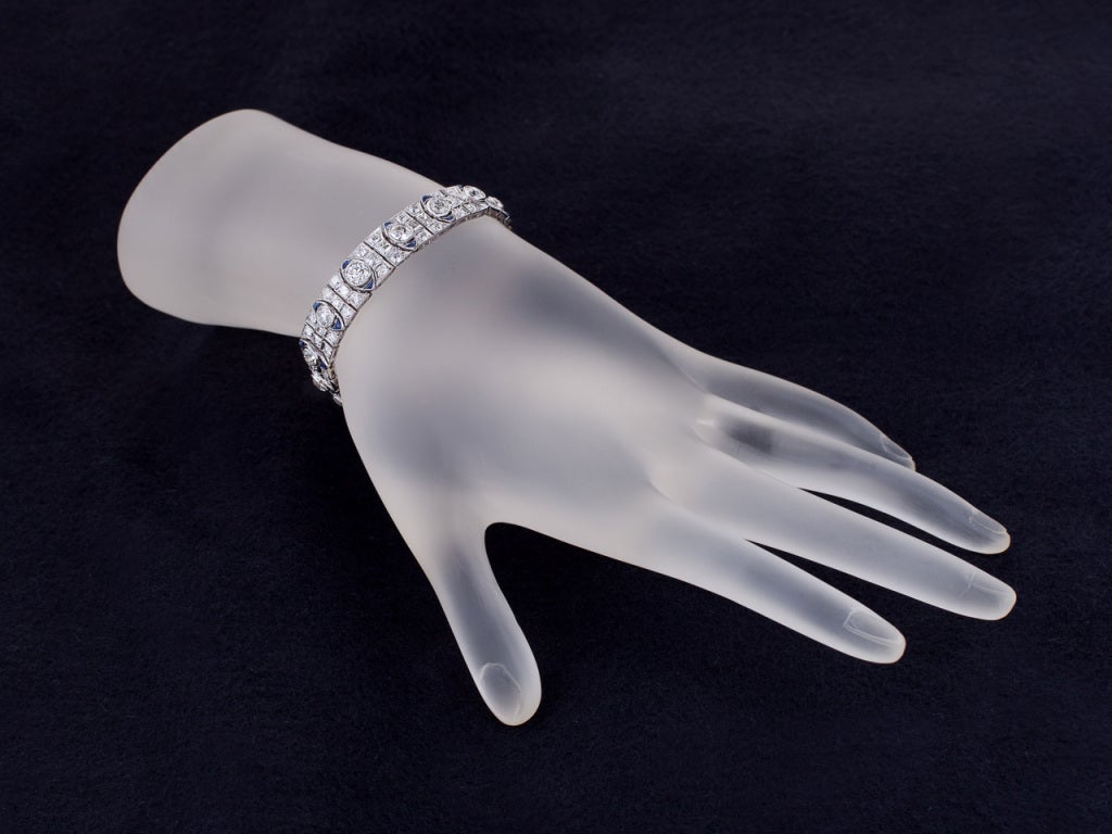Art Deco 13.72 Carat Diamond Sapphire Platinum Bracelet In Excellent Condition For Sale In Calabasas, CA