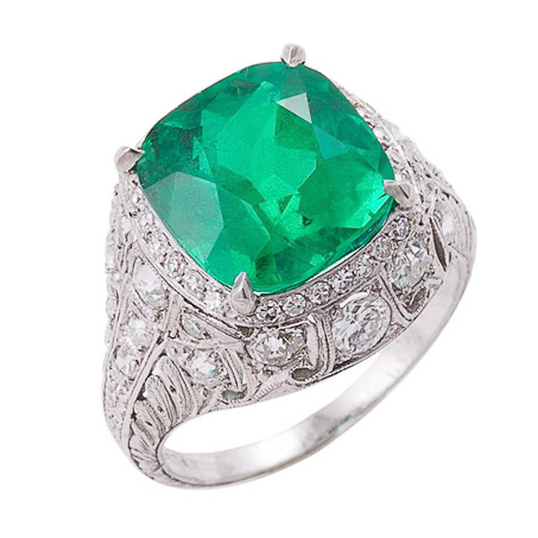 Spectacular Edwardian Emerald Diamond Platinum Ring