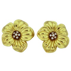 VAN CLEEF & ARPELS Diamond Floral Earl Clips