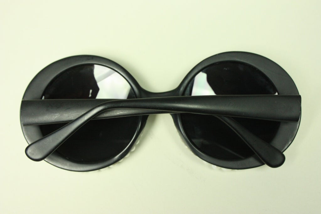 Mecura NYC Pearl Sunglasses In Excellent Condition In Los Angeles, CA