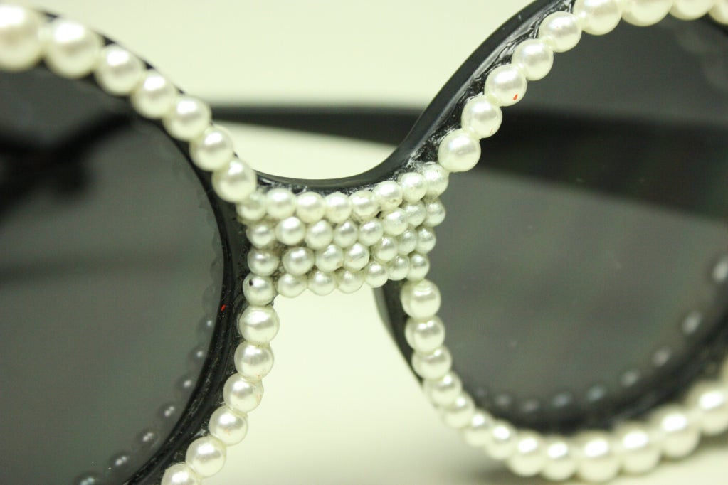 Women's Mecura NYC Pearl Sunglasses