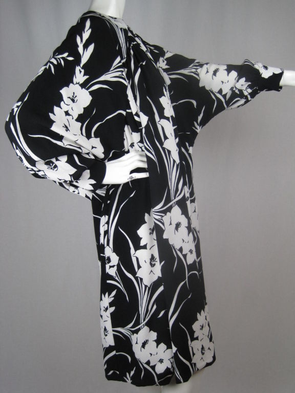 Women's 1980's Graphic Floral Dress or Coat For Sale